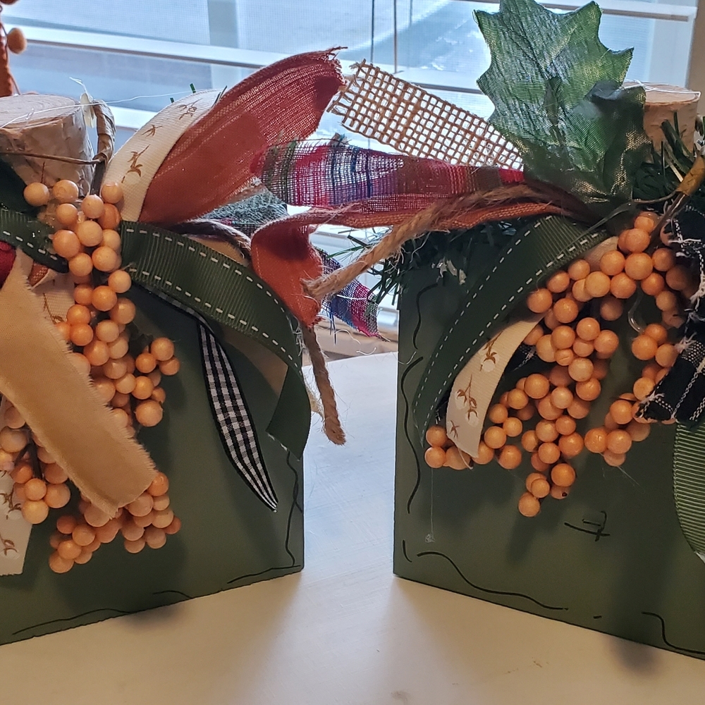 Welcome Fall- Set of 2 Country Pumpkins